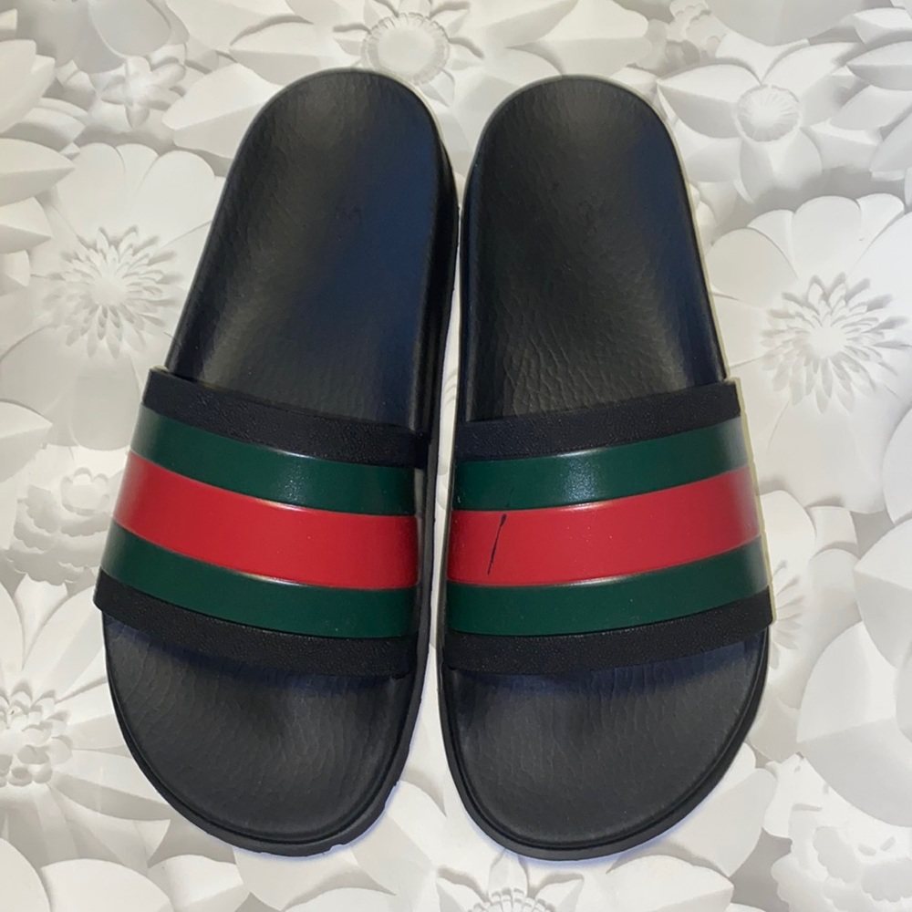 Gucci sandals mens no bax size 7 color black /red originales